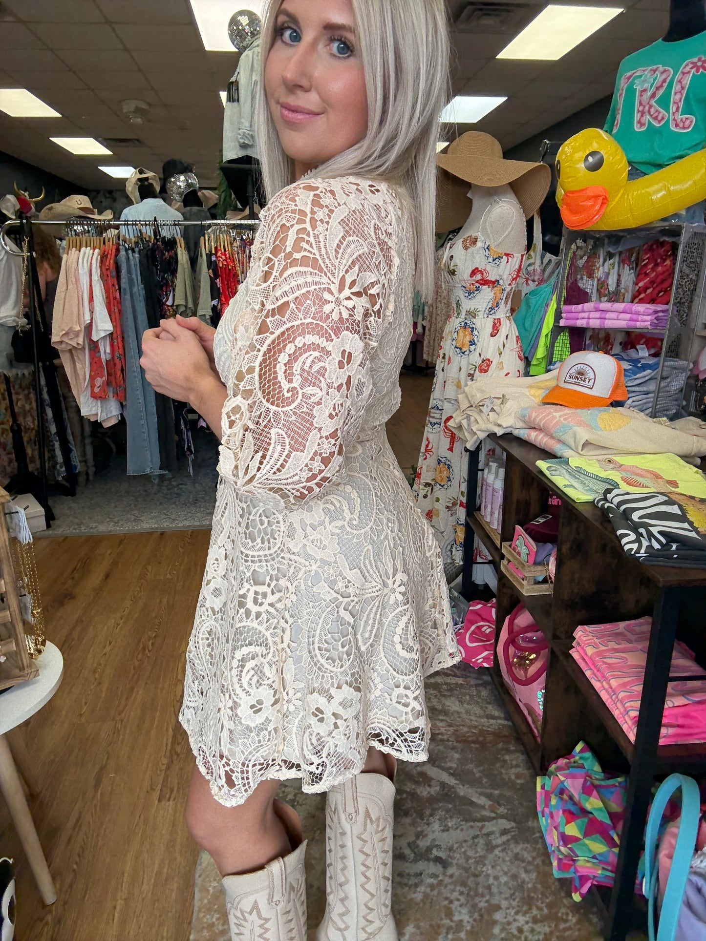 THE HEIRLOOM LACE MINI