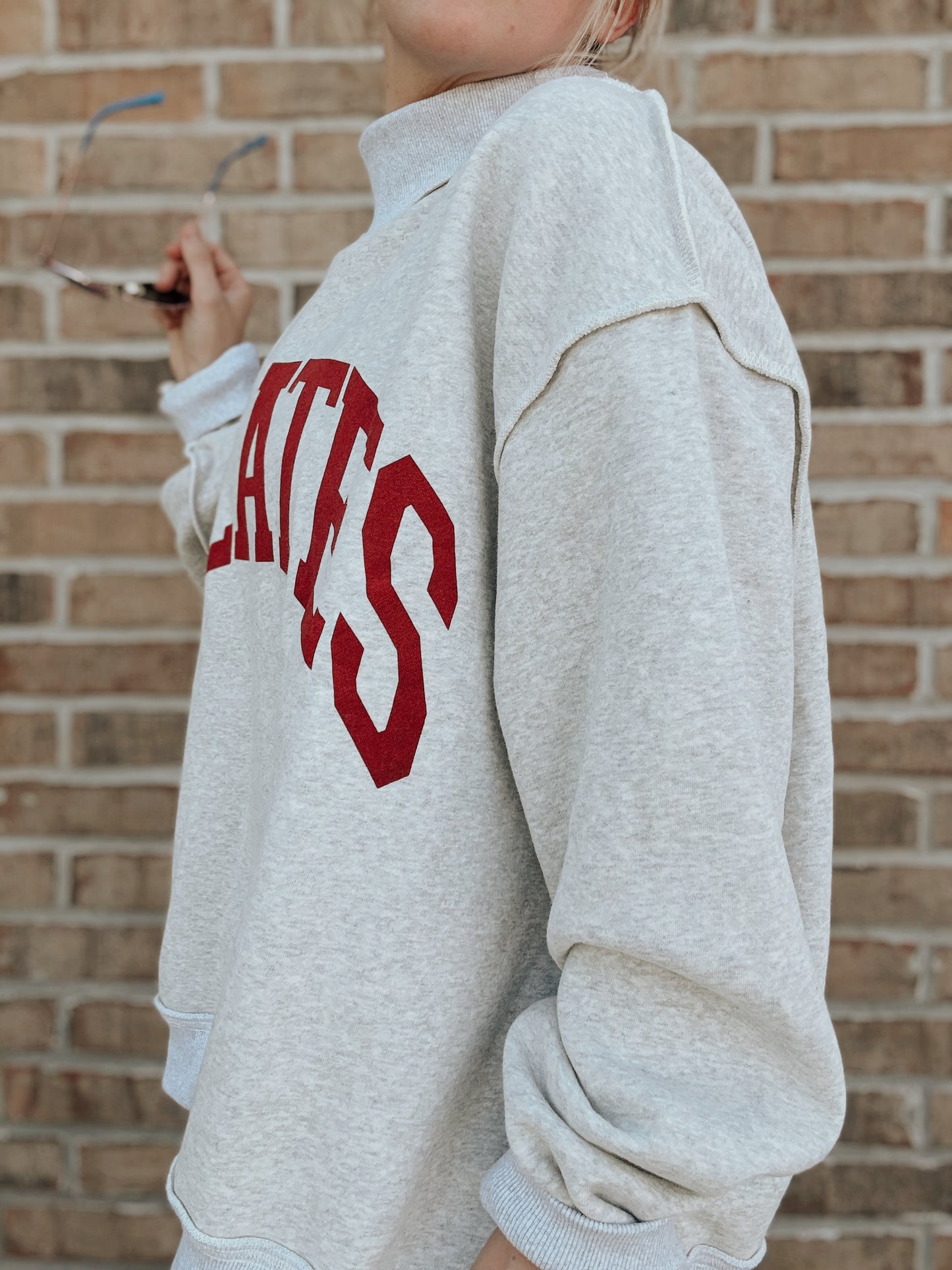 THE DAILY FLOW REVERSIBLE SWEATSHIRT