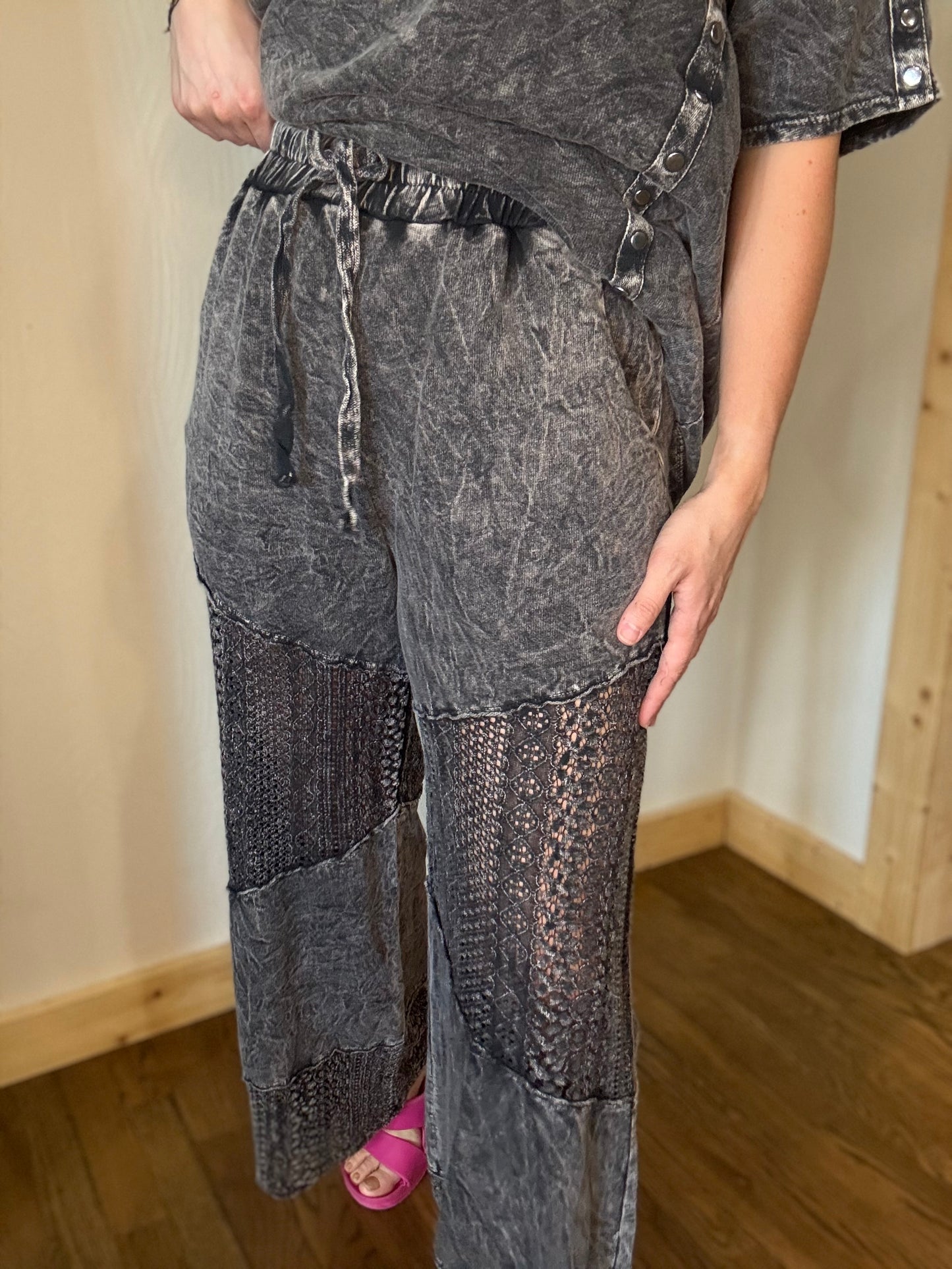 THE BLACK DAHLIA LOUNGE PANT