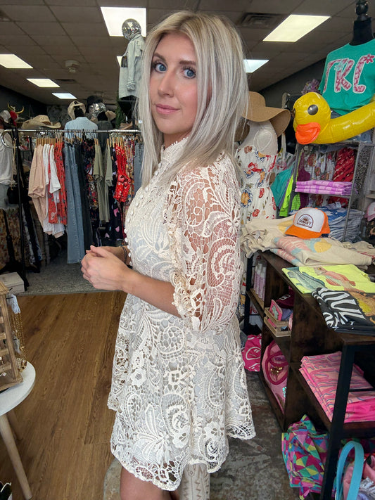 THE HEIRLOOM LACE MINI
